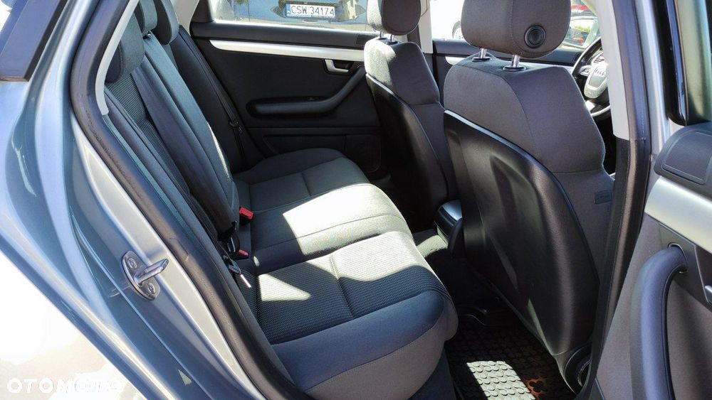 Audi A4 Limousine - 22