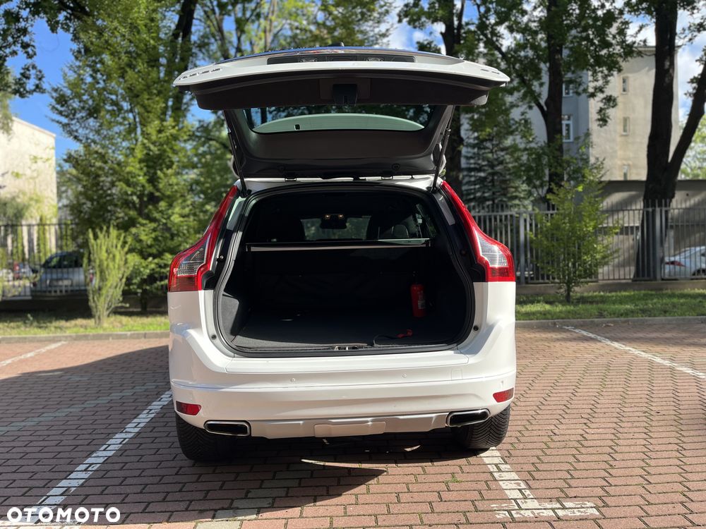 Volvo XC 60 D4 Drive-E Ocean Race - 3