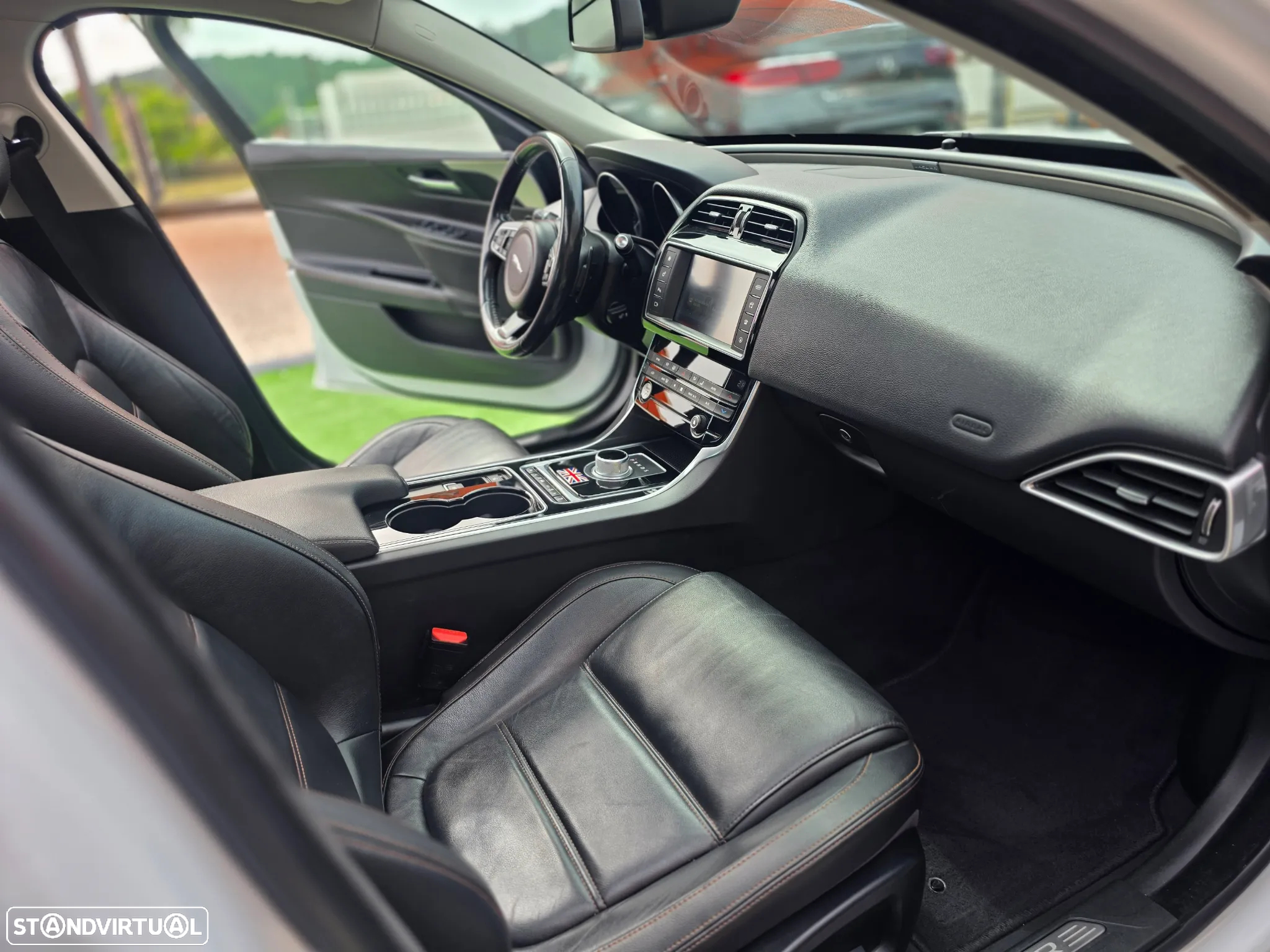 Jaguar XE 2.0 D Portfolio Aut. - 24