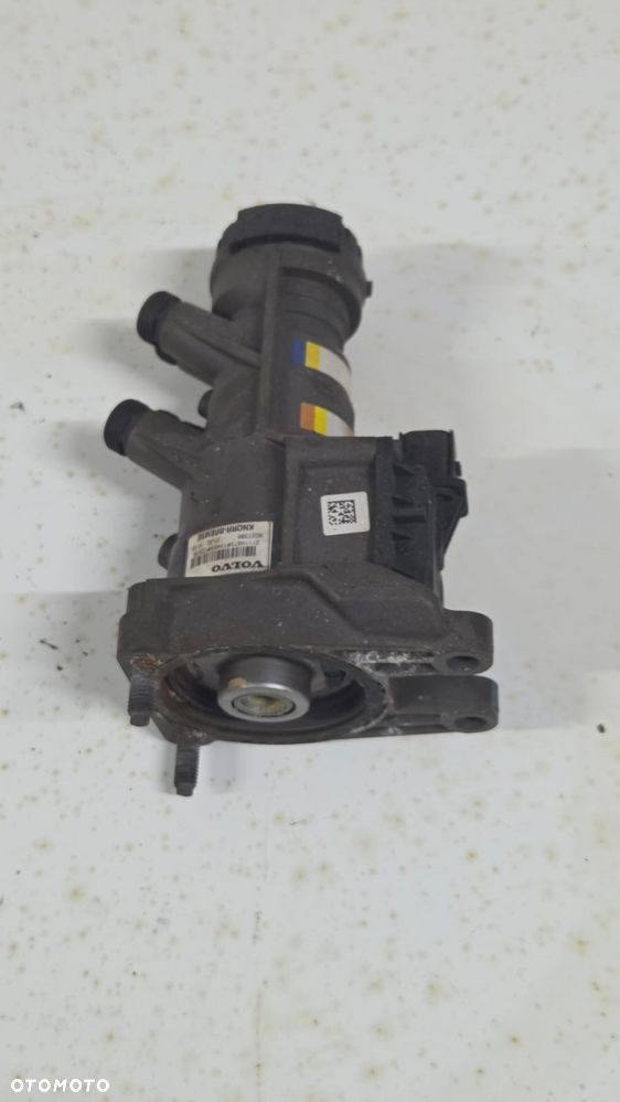 Zawór hamulca nożnego Volvo FH4 21114973 - 3