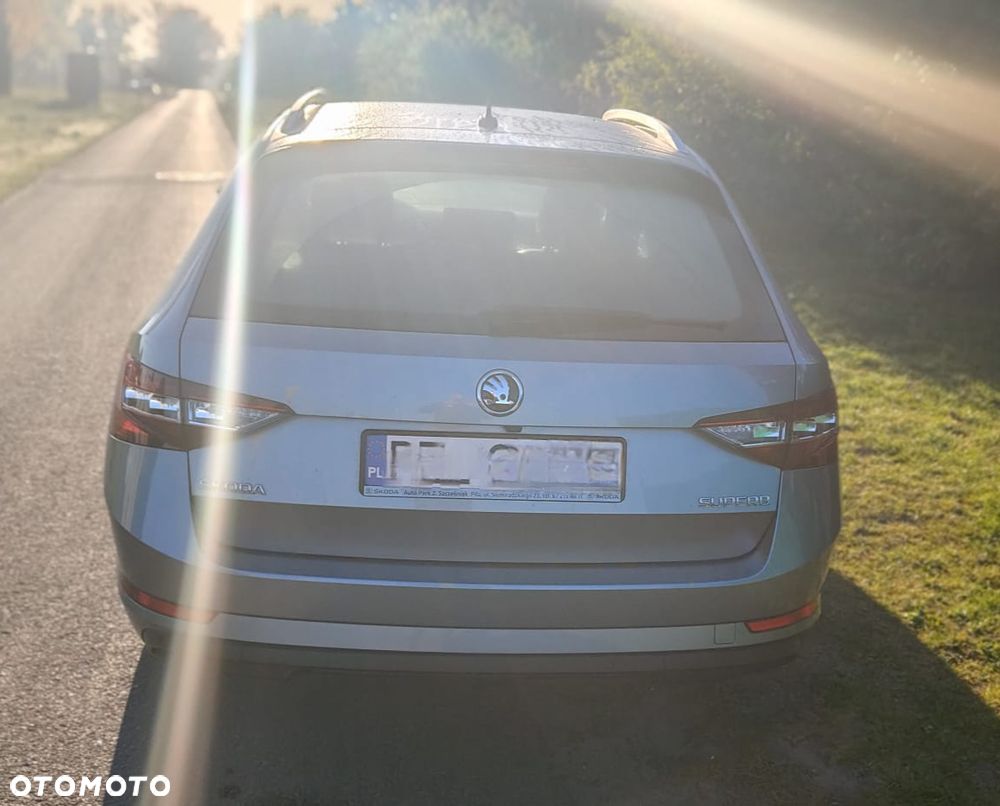Skoda Superb 2.0 TDI SCR Sportline DSG - 6