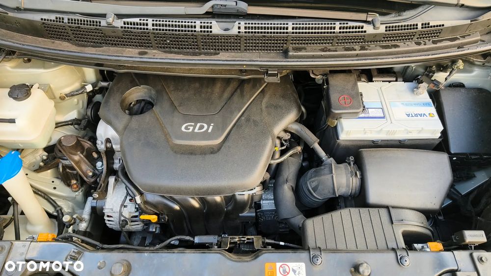 Kia Carens 1.6 GDI Attract - 9
