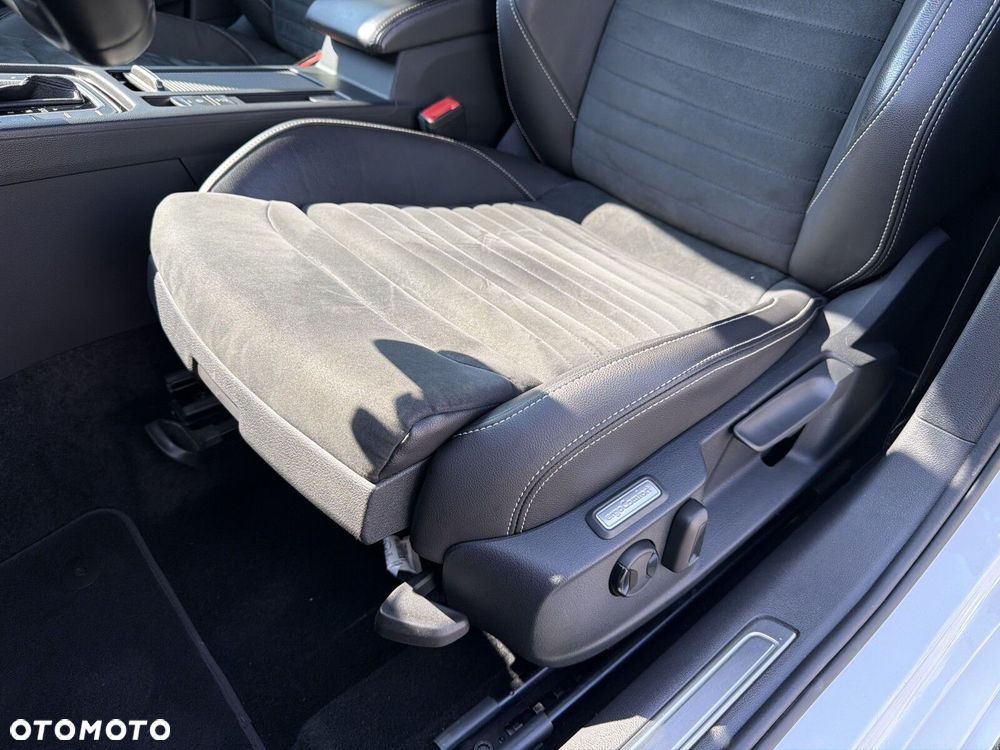 Volkswagen Passat - 13