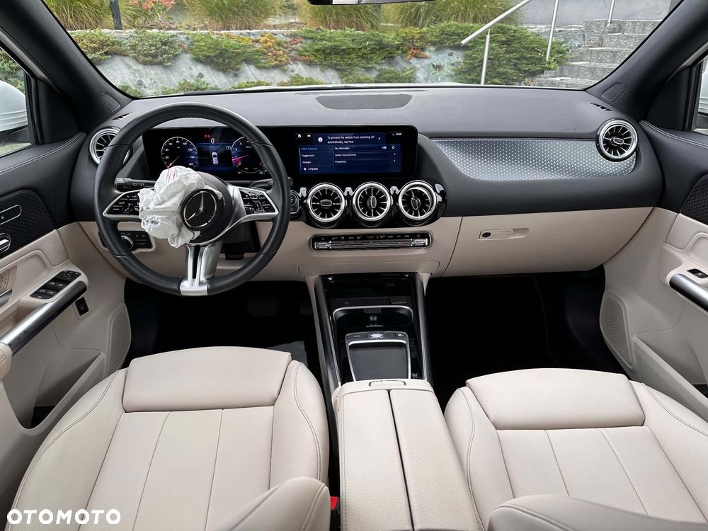 Mercedes-Benz GLA 250 4Matic 8G-DCT EDITION 2022 - 9