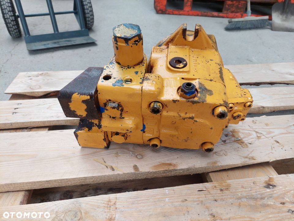 SILNIK JAZDY LIEBHERR R900 [HYD 21067] - 13