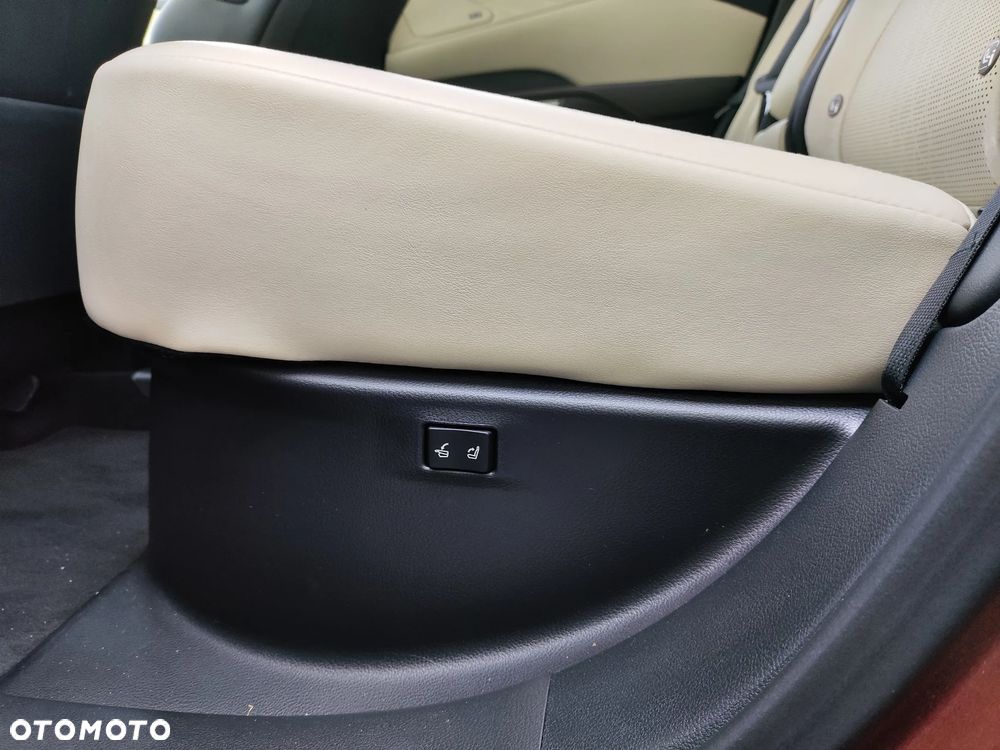 Lexus RX 450h+ Omotenashi - 30