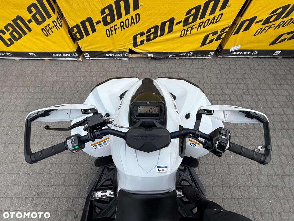 Can-Am Renegade - 10