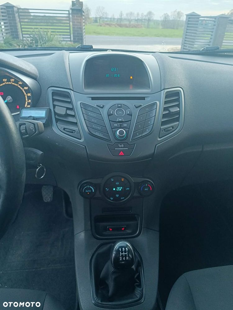 Ford Fiesta 1.4 Trend - 8