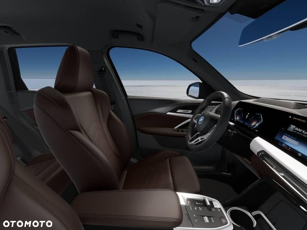 BMW iX1 xDrive30 66.5kWh M Sport - 7