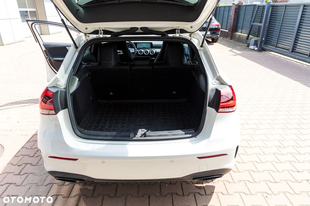 Mercedes-Benz Klasa A 180 Edycja specjalna 7G-DCT - 23
