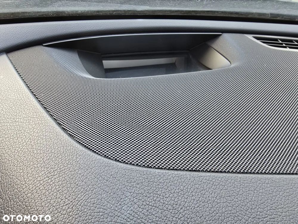 Mercedes-Benz Klasa E 220 d 9G-TRONIC - 14