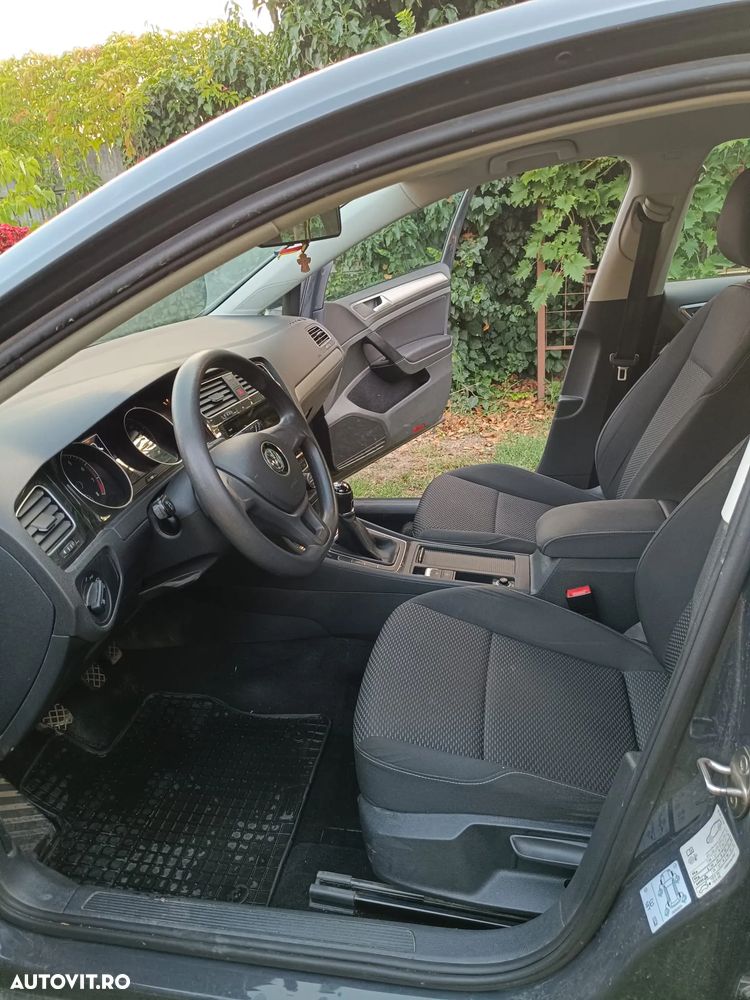 Volkswagen Golf - 14