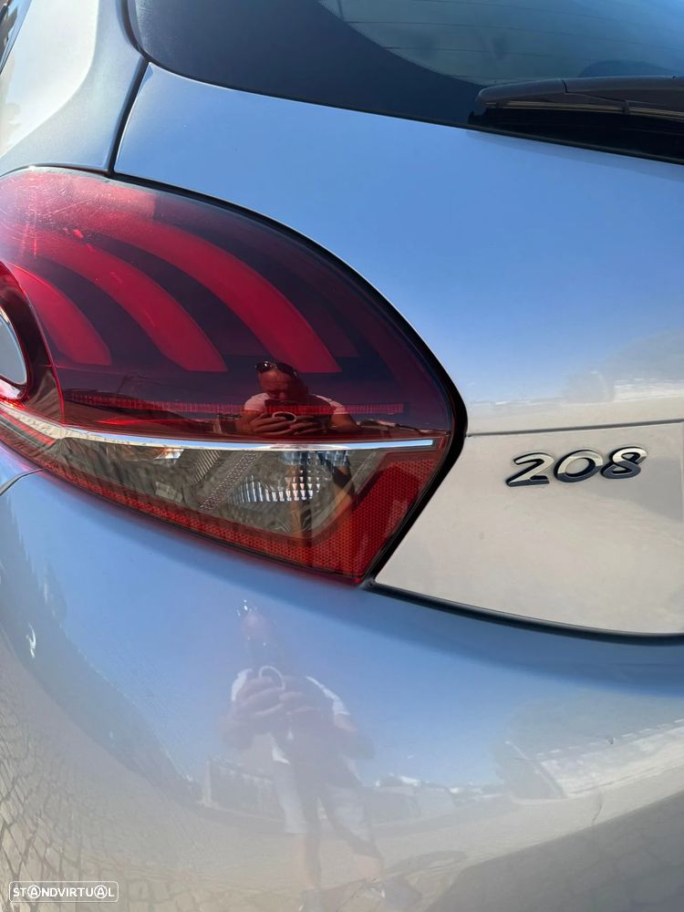 Peugeot 208 1.2 PureTech Active - 12