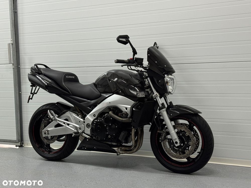 Suzuki GSR - 1