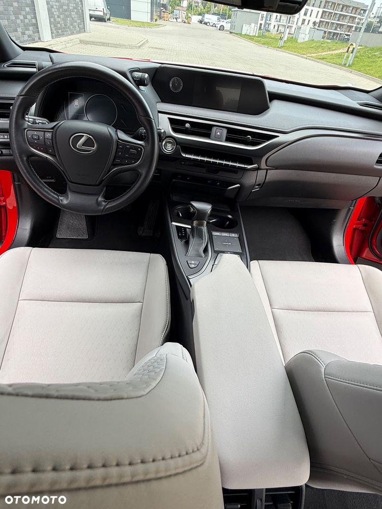 Lexus UX - 13
