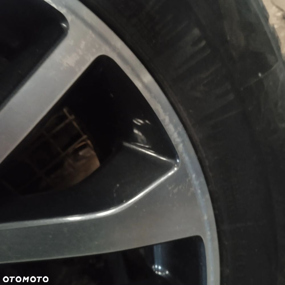 Koła felgi nissan 18 6x114.3 Et45 7J - 2
