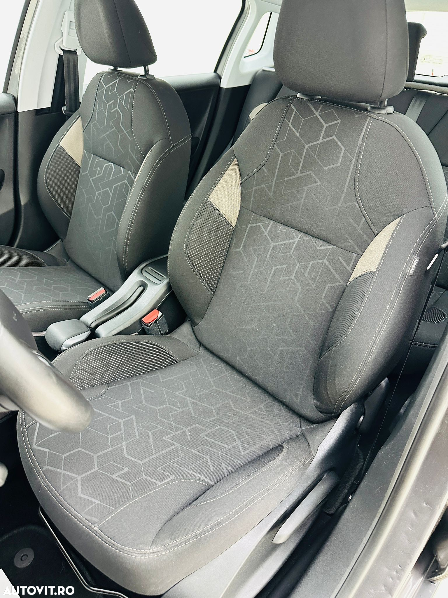 Peugeot 2008 - 13