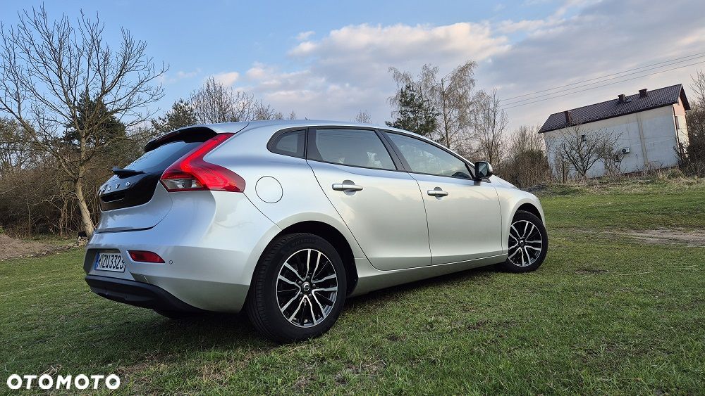 Volvo V40 D2 Momentum - 4