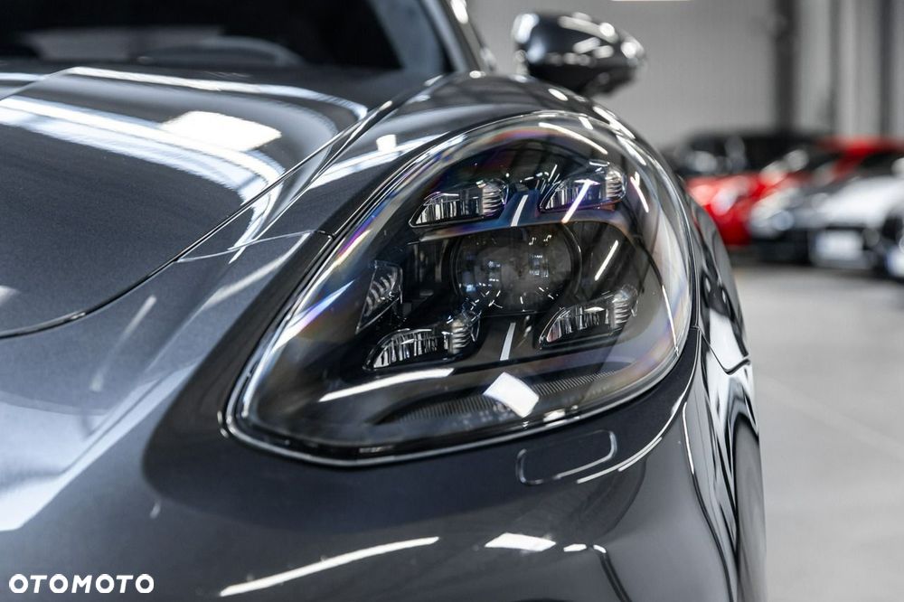 Porsche Panamera - 12