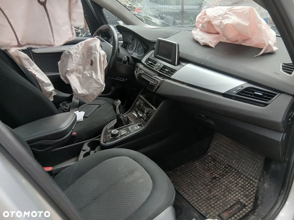 BMW Seria 2 218i Advantage - 7