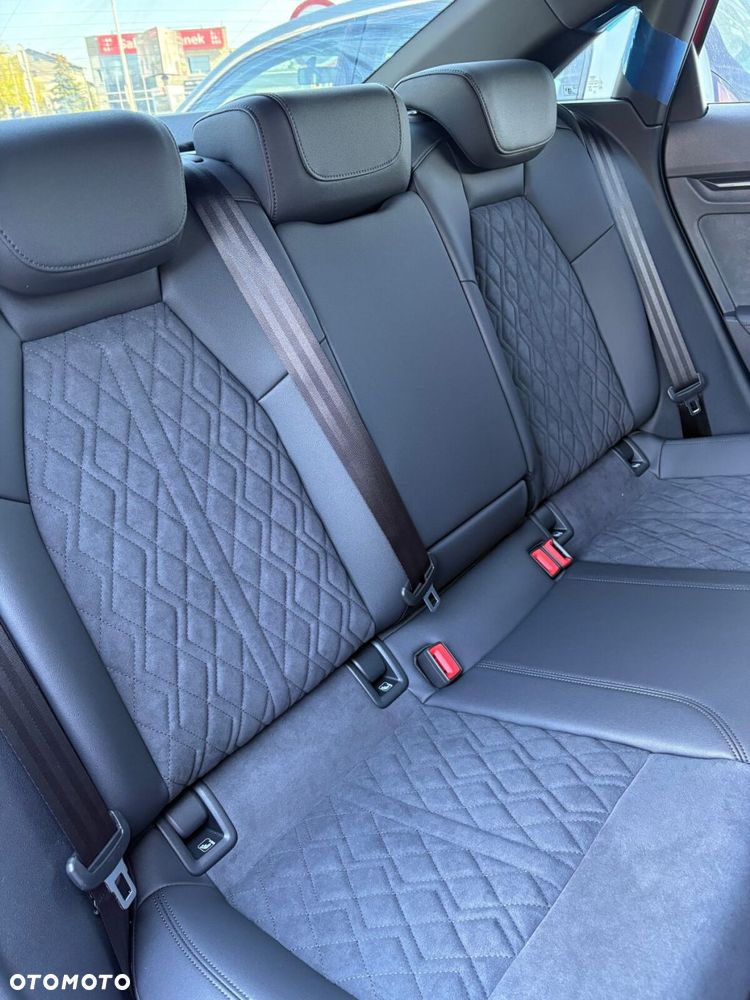 Audi RS3 Limousine - 16