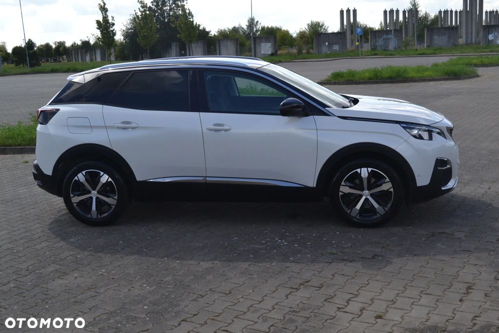 Peugeot 3008 1.2 PureTech GPF Allure S&S EAT8 - 1