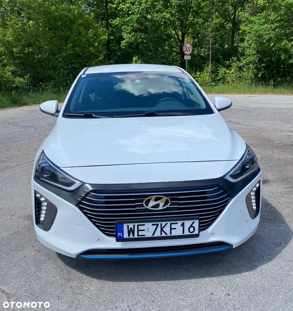 Hyundai IONIQ Hybrid Platinum - 2