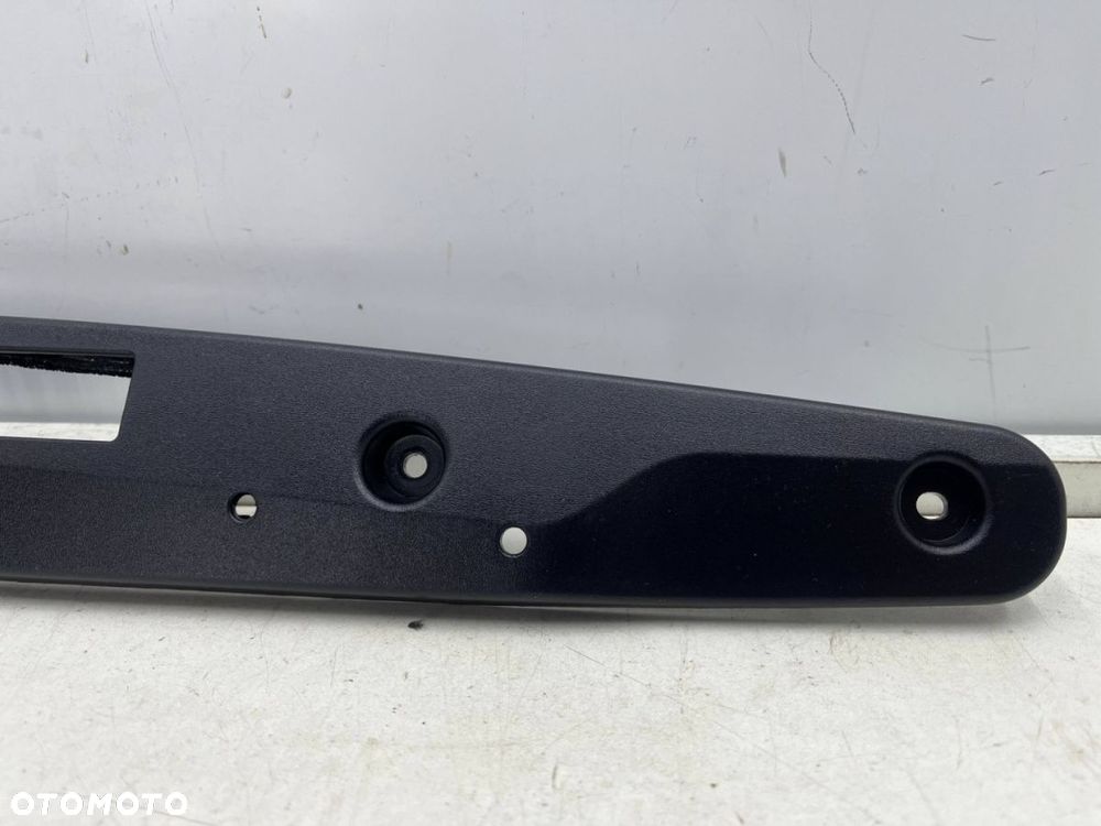 Listwa Renault Arkana 19r.- blenda nakładka dolna otwierania klapy bagażnika podświetlenie tablicy - 7