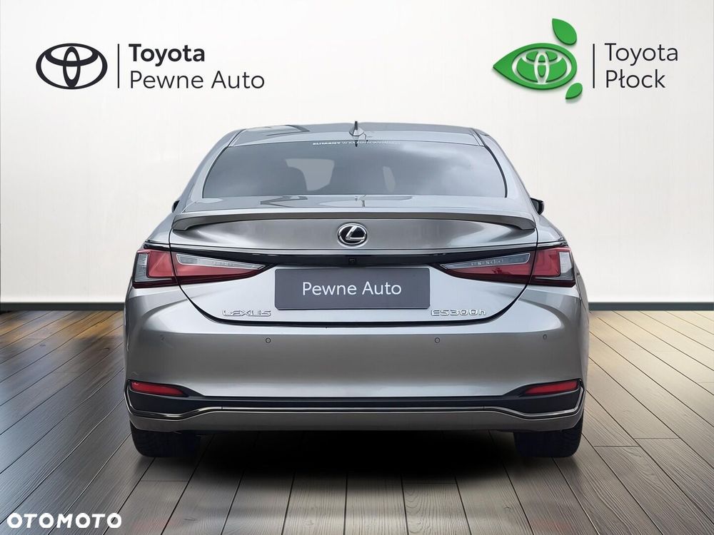 Lexus ES 300h F Sport Design - 6