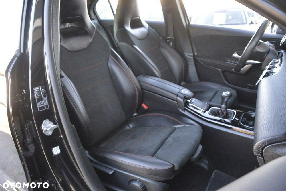 Mercedes-Benz Klasa A 180 AMG Line - 19