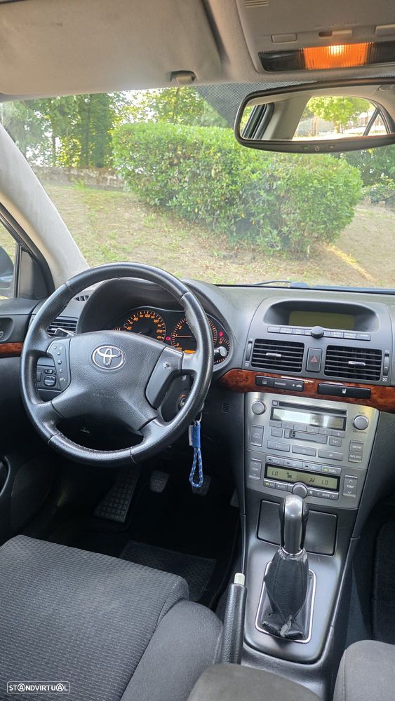 Toyota Avensis SD 1.6 VVT-i - 10