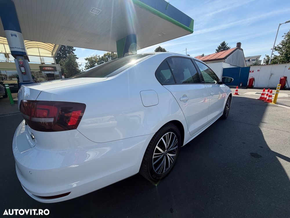 Volkswagen Jetta - 7