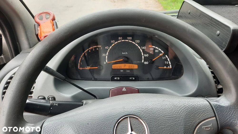 Mercedes-Benz Sprinter - 22