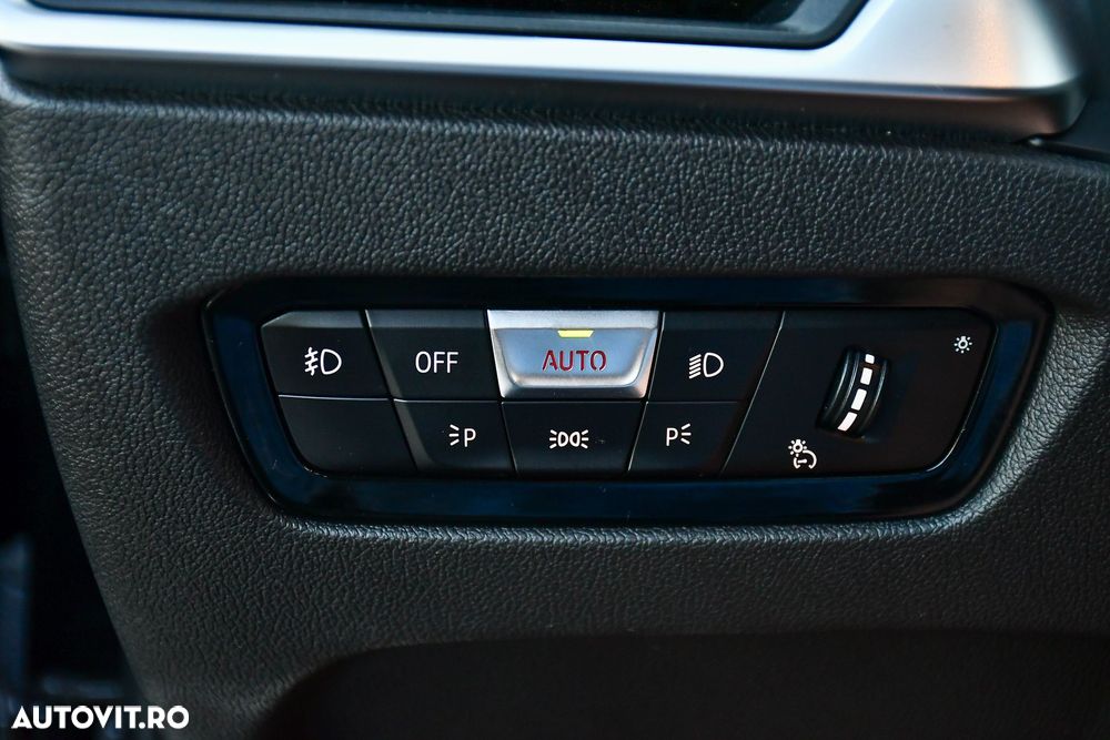 BMW Seria 3 330i xDrive AT - 24