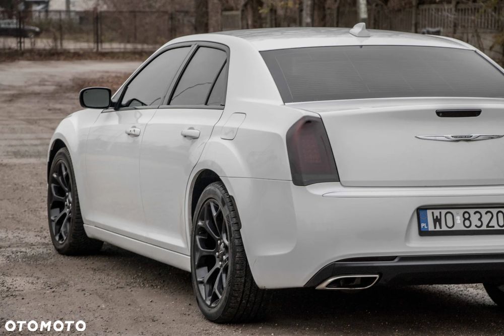 Chrysler 300s - 6