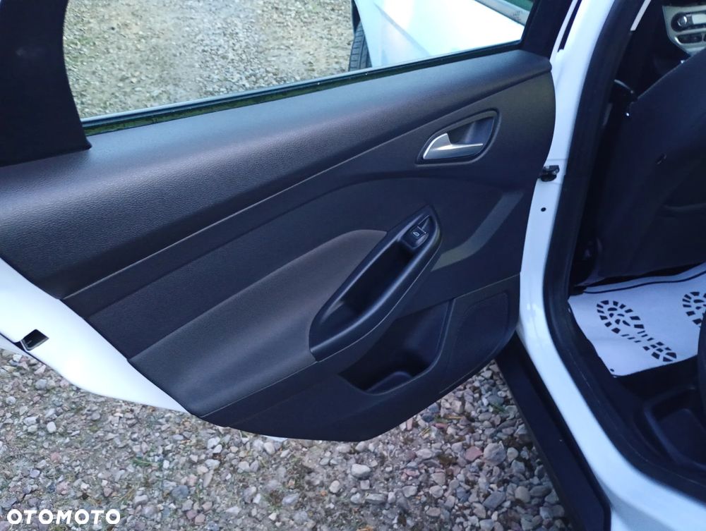 Ford Focus 1.0 EcoBoost Start-Stopp-System SYNC Edition - 13