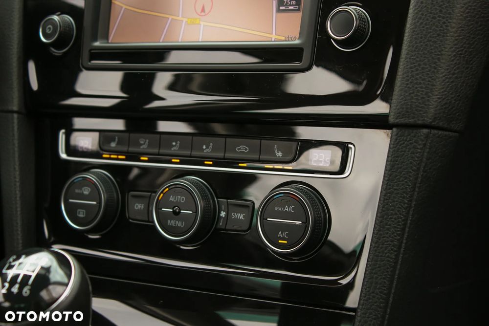 Volkswagen Golf 2.0 TDI BlueMotion Technology Allstar - 38