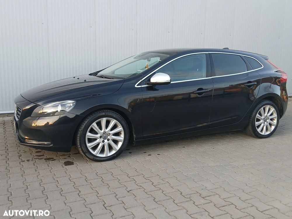Volvo V40 D2 Momentum - 2