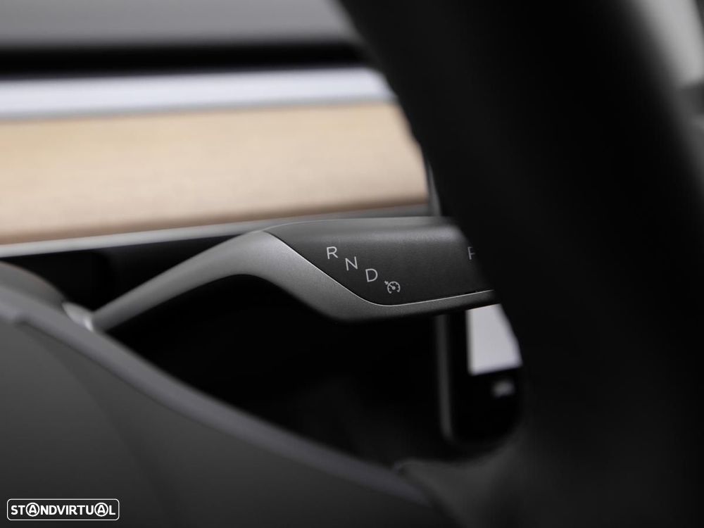 Tesla Model Y Long Range Tração Integral - 18