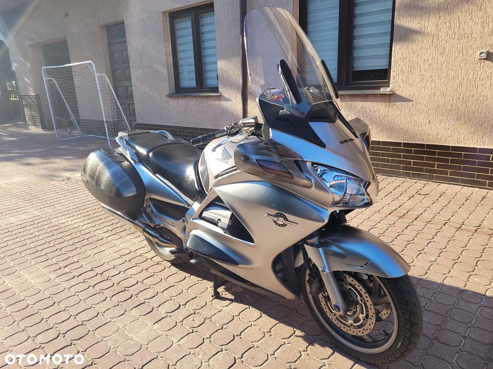 Honda ST - 1