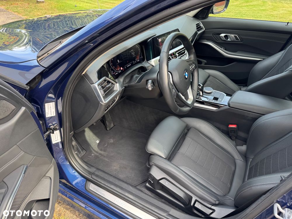 BMW Seria 3 318i Sport Line sport - 23