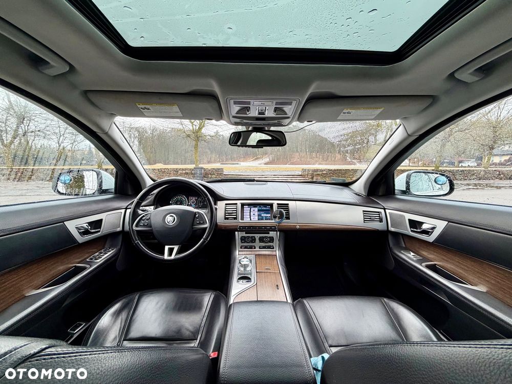 Jaguar XF 5.0 V8 Luxury - 8