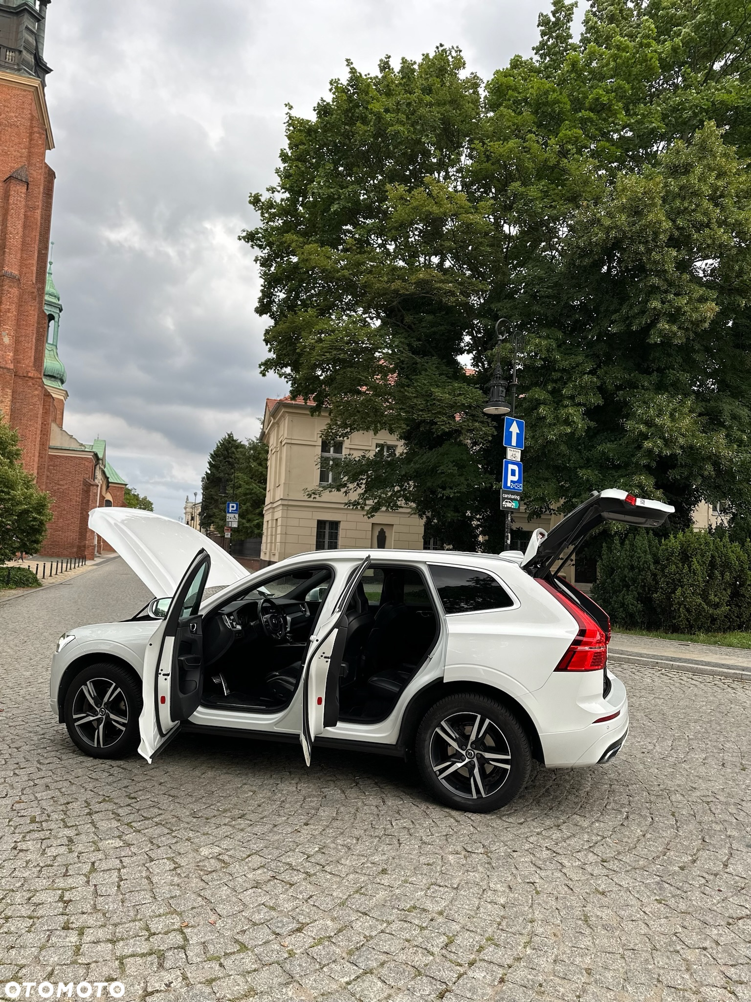 Volvo XC 60 D5 SCR AWD R-Design - 9