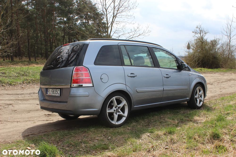 Opel Zafira 2.0 T Sport - 2