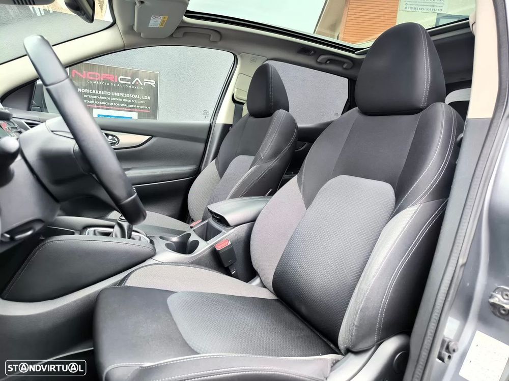 Nissan Qashqai 1.5 dCi N-Connecta J18 - 21