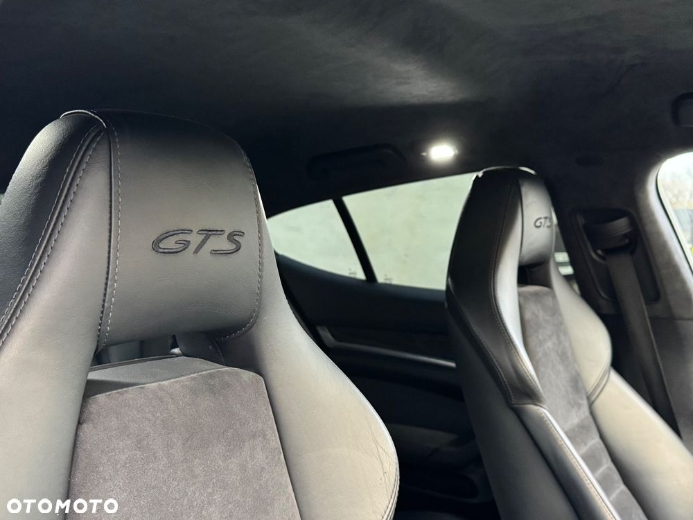 Porsche Panamera 4S PDK - 17