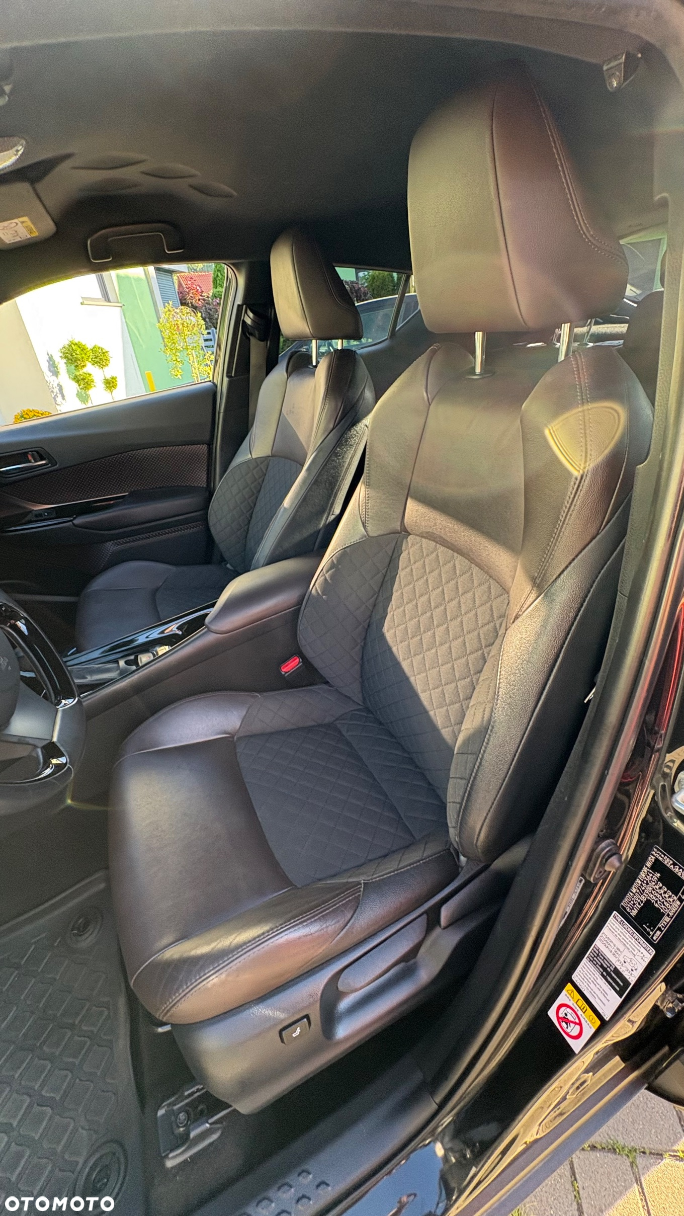 Toyota C-HR 1.8 Hybrid Prestige - 11