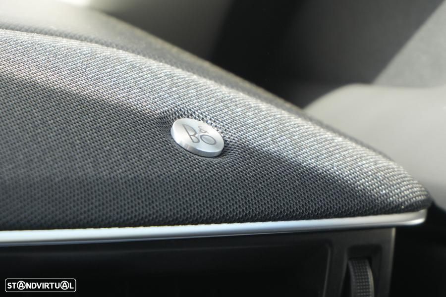 Ford Mustang Mach-E 75.7 kWh Base - 18