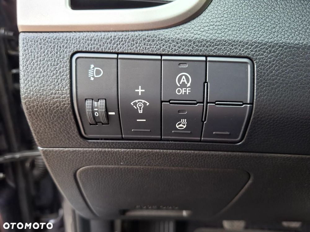 Hyundai i30 blue Kombi 1.6 GDi Passion - 27