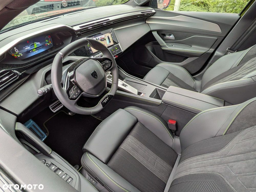 Peugeot 408 - 14